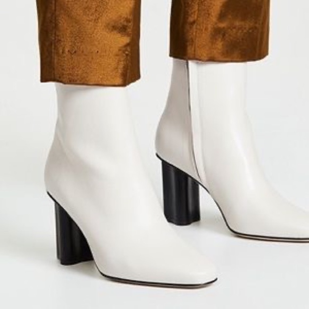 WANT LES ESSENTIELS LISA ANKLE BOOTS IN CHALK/BLACK